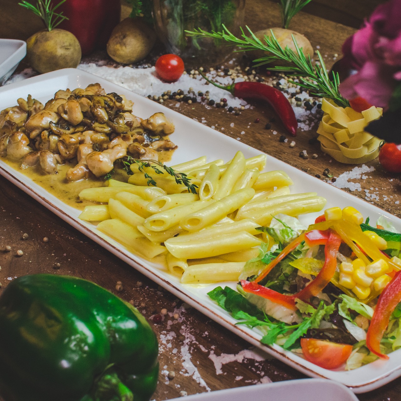 Hähnchenpfanne mit Sahne-Champignon